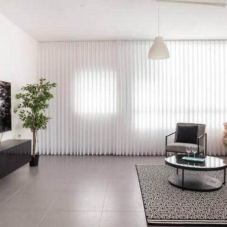 Oַ&O Group-Amazing Apt Bat-Yam 3 Min Walk To Beach بات يام المظهر الخارجي الصورة