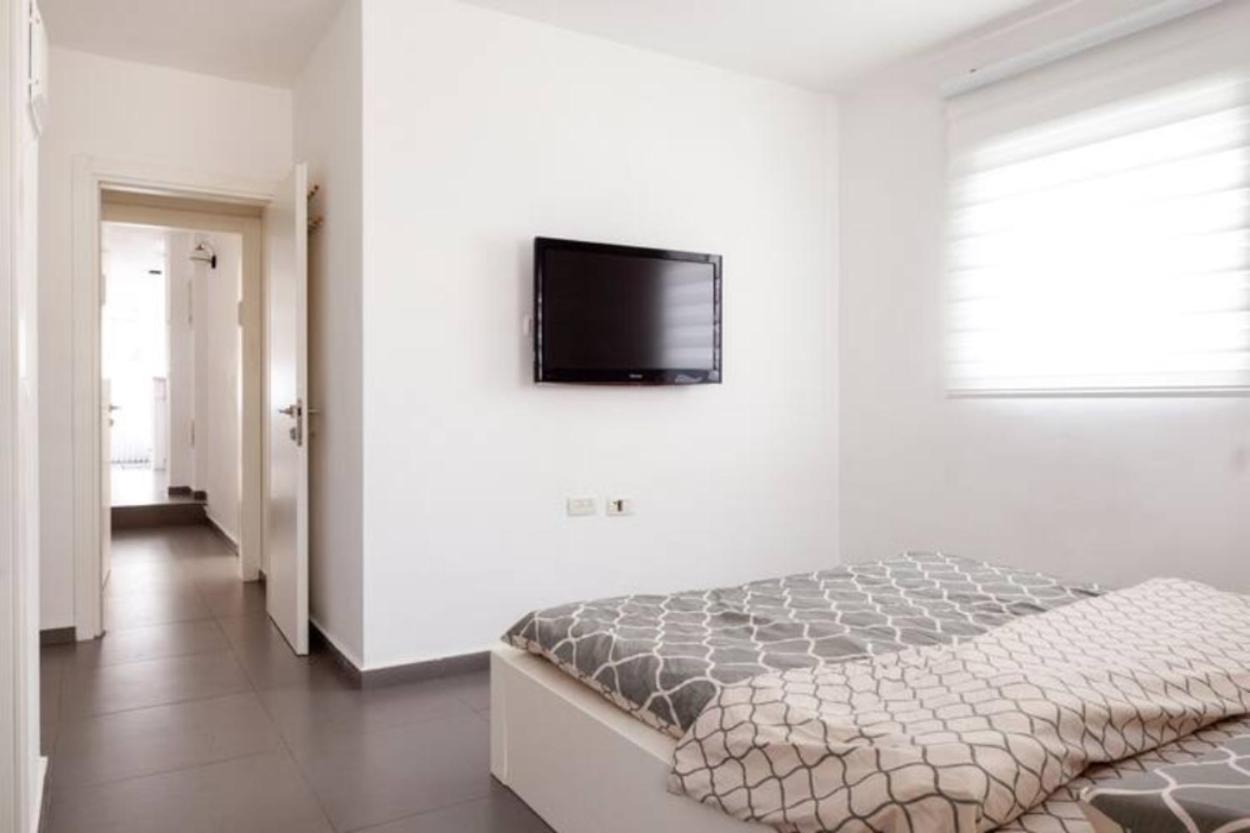Oַ&O Group-Amazing Apt Bat-Yam 3 Min Walk To Beach بات يام المظهر الخارجي الصورة